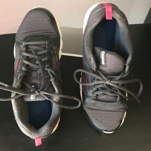 Woman’s Reebok 3D ultralite shoes pre owned SZ 10